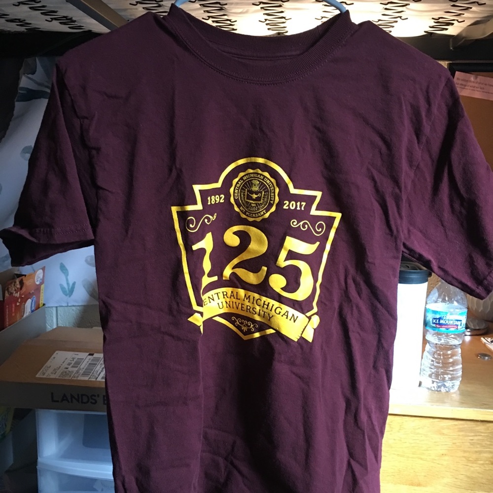 Central Michigan Clothes Bundle!! - image 2